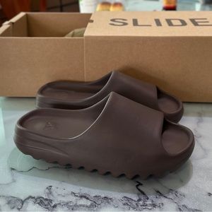 Yeezy slides brown color
